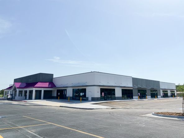 317 N Rock Rd, Derby, KS 67037